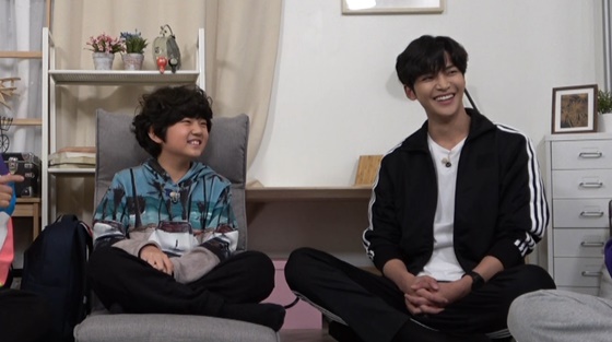 김강훈(왼쪽)과 로운./사진제공=KBS 2TV