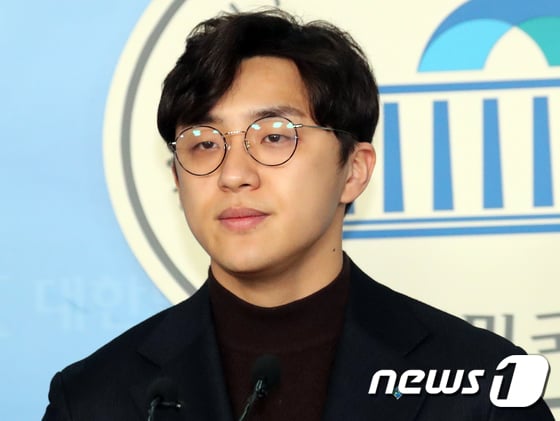 더불어민주당 영입인재 2호인 원종건 씨가 28일 오전 서울 여의도 국회 정론관에서 최근 일어난 본인의 미투 논란에 대해 입장을 밝히고 있다. /사진제공=뉴스1