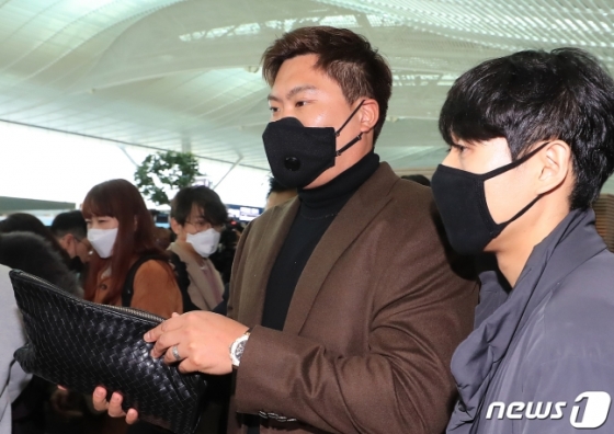 출국에 나서는 류현진. /사진=뉴스1