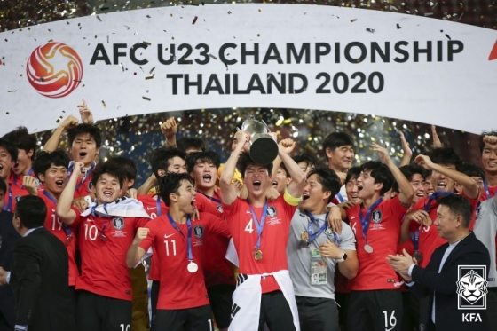 지난 1월 아시아축구연맹(AFC) U-23 챔피언십 대회서 우승 세리머니를 펼치고 있는 한국 대표팀 선수들. /사진=대한축구협회 제공