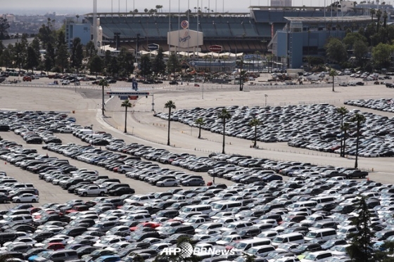 LA 다저스 홈구장 다저 스타디움 주차장 모습. 주차된 렌터카들로 가득하다. /AFPBBNews=뉴스1