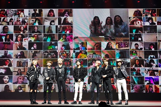 세계 최초 온라인 유료 콘서트 \'비욘드 라이브\'를 개최한 그룹 슈퍼엠 /사진제공=SM엔터테인먼트