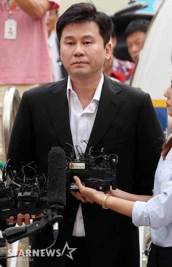 해외 원정도박 혐의 및 13억원 상당 외국환거래(환치기) 의혹을 받고 있는 양현석 전 YG엔터테인먼트 대표가 서울 중랑구 서울지방경찰청 지능범죄수사대에 출석하고 있다. /사진=김휘선 기자