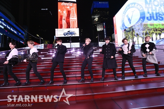 2019년 12월 31일 뉴욕 타임스퀘어 방탄소년단 공연 모습 /AFPBBNews=뉴스1=스타뉴스