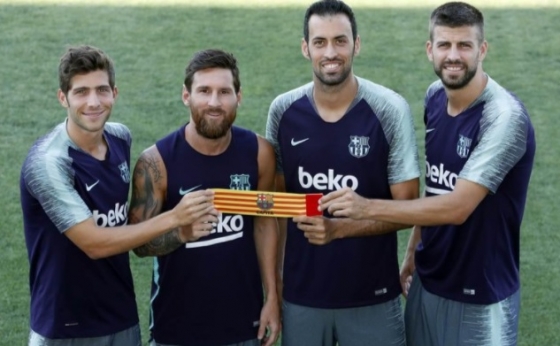 메시(왼쪽에서 2번째)가 주장직을 유지한다. 세르히 로베르토(왼쪽부터), 메시, 부스케츠, 피케. /사진=FC 바르셀로나 공식 홈페이지