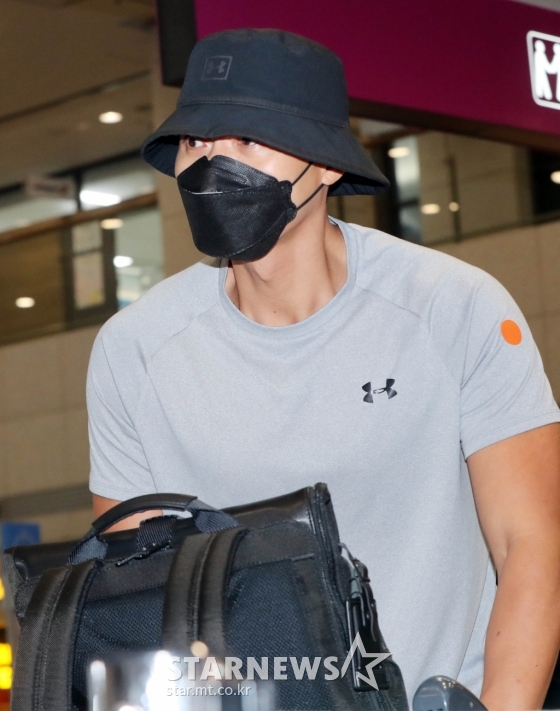 현빈이 12일 요르단에서 영화 '교섭' 촬영을 마치고 귀국했다./사진=임성균 기자