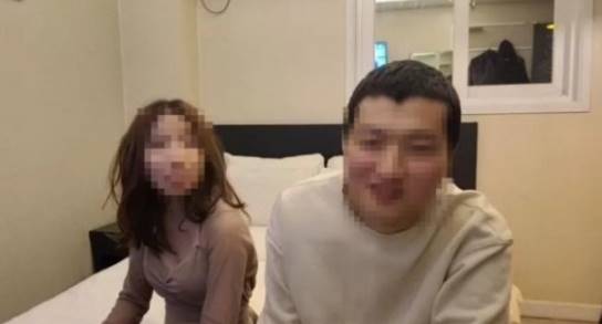 Bj땡초, 지적장애 女 '강제 벗방' 논란..경찰 긴급 체포 - 스타뉴스