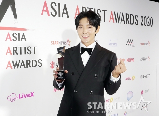 2020 Asia Artist Awards(2020 아시아 아티스트 어워즈) 배우 부문 베스트 아티스트상, 아시아 셀러브리티상 수상자 이준기/사진=김창현 기자 chmt@