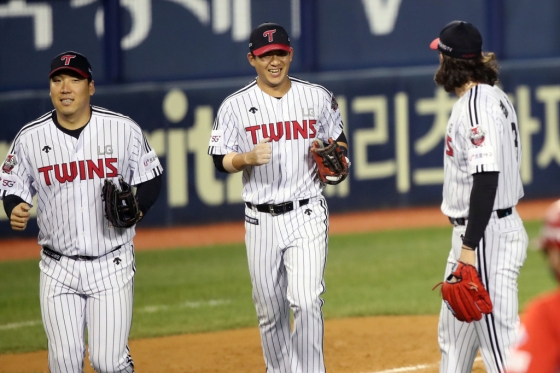 LG 김민성(가운데). /사진=LG 트윈스 제공