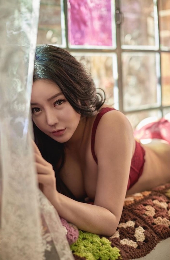 레이샤 멤버 고은의 화보/사진=고은 인스타그램