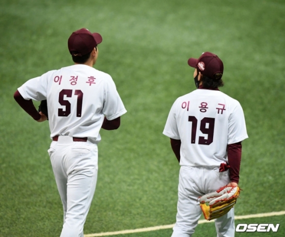 이정후(왼쪽)와 이용규.