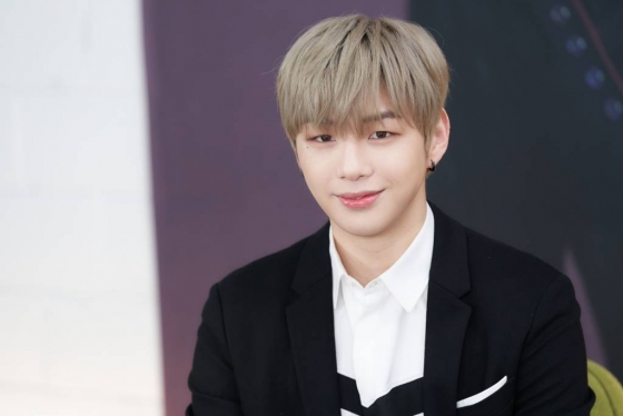 가수 강다니엘이 16일 오후 온라인으로 진행된 디지털싱글 '파라노이아'(PARANOIA) 발매 기자간담회에서 포즈를 취하고 있다. /사진제공=커넥트엔터테인먼트 /사진=이동훈 기자 photoguy@