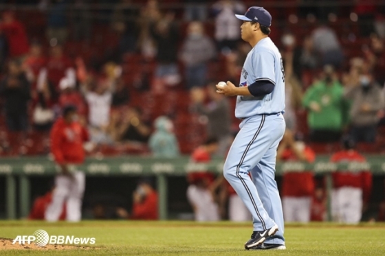 류현진이 21일 보스턴 레드삭스전 홈런을 맞았다. /AFPBBNews=뉴스1