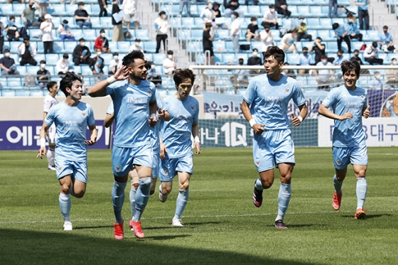대구FC 세징야(왼쪽 2번째)가 8일 인천유나이티드전에서 득점 후 골 세리머니를 펼치고 있는 모습. /사진=대구FC