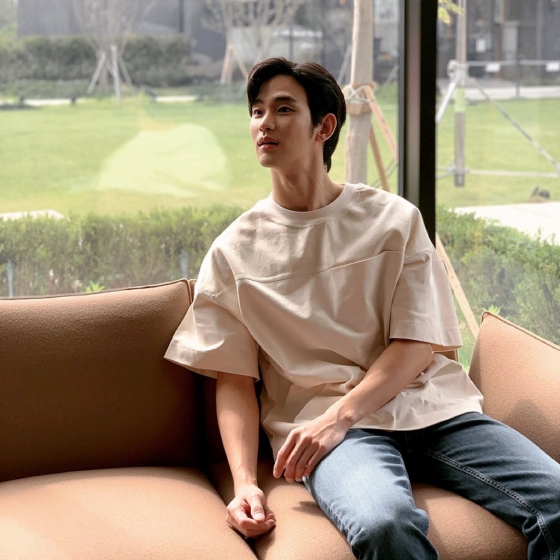 김수현, 30도 육박 더위 날리는 '청량 Oppa'[스타In☆] - 스타뉴스