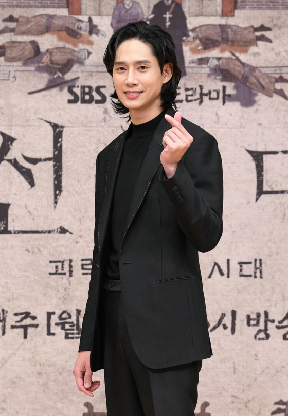 배우 박성훈이 7일 오후 온라인 생중계로 진행된 SBS 월화드라마 '조선구마사' 제작발표회에 참석해 포즈를 취하고 있다. /사진제공=SBS 2021.03.17