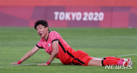 22일 일본 이바라키 가시마 스타디움에서 열린 도쿄올림픽 남자축구 조별리그 B조 1차전 뉴질랜드전에서 아쉬워하고 있는 황의조. /사진=뉴시스