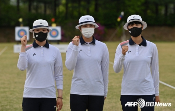 왼쪽부터 강채영, 장민희, 안산./AFPBBNews=뉴스1