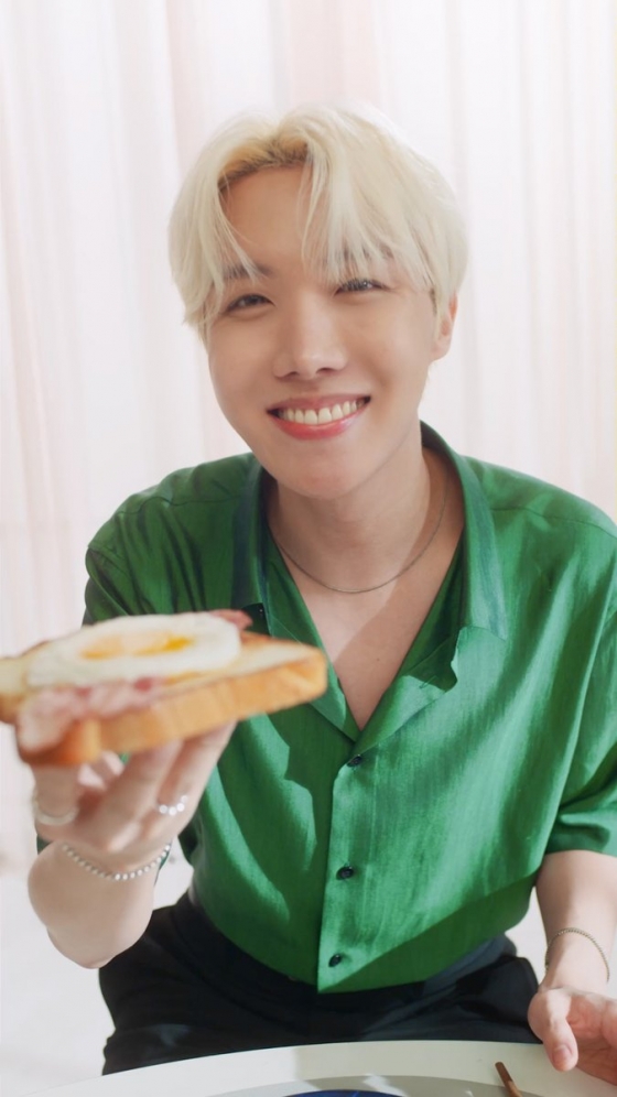 방탄소년단 제이홉(BTS J-HOPE)