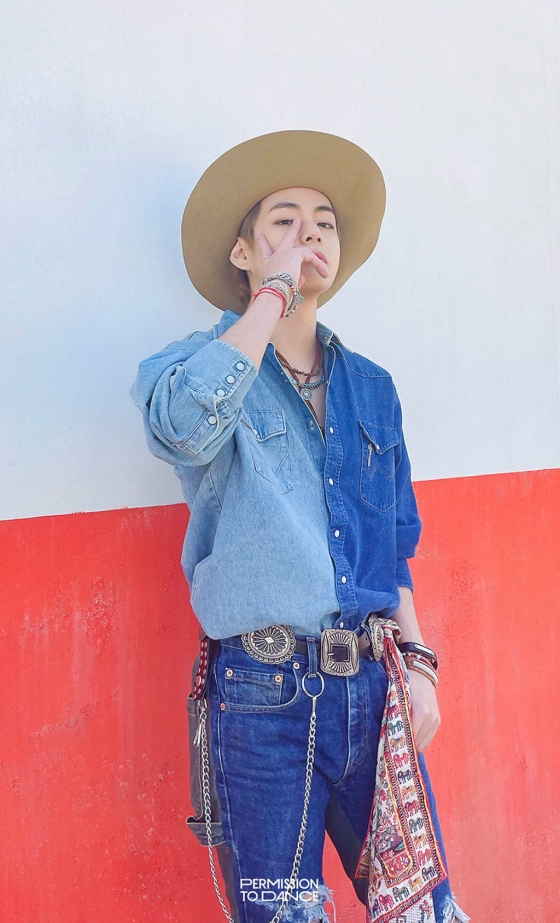 방탄소년단 뷔(BTS V)