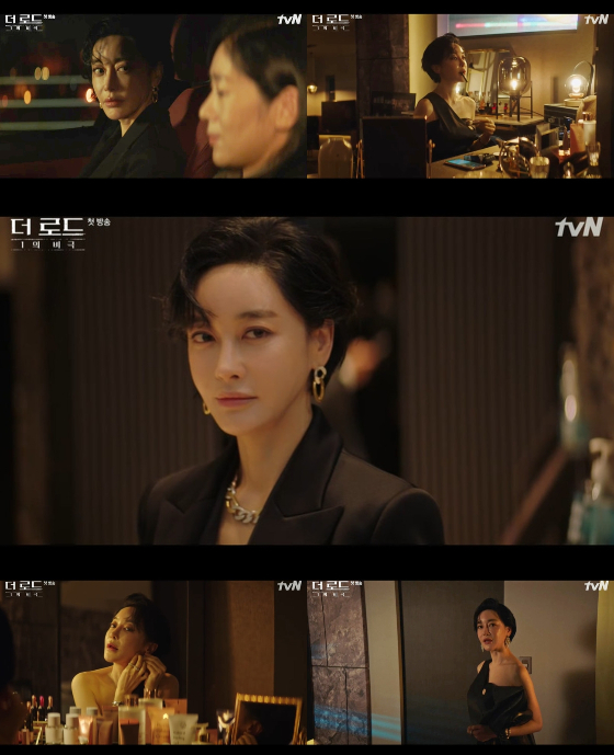 배우 김혜은이 tvN 수목드라마 '더 로드 : 1의 비극'에서 파격 연기를 펼쳤다./사진=tvN 수목드라마 '더 로드 : 1의 비극' 방송 화면 캡처