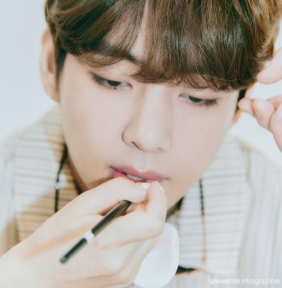 방탄소년단 뷔(BTS V) /사진=위버스 매거진 