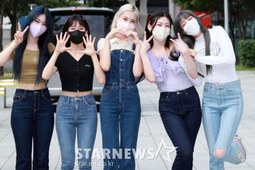 스테이씨 '사랑스런 소녀들'