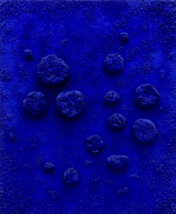 이브 클랭(Yves Klein), '푸른 조화(L'accord bleu)' (RE 10), 1960.  사진제공= Jaredzimmerman (WMF) via Wikimedia Commons.