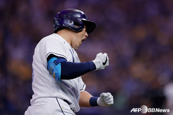 최지만이 9일(한국시간) 보스턴과 ALDS 2차전에서 홈런을 터뜨린 후 환호하고 있다. /AFPBBNews=뉴스1