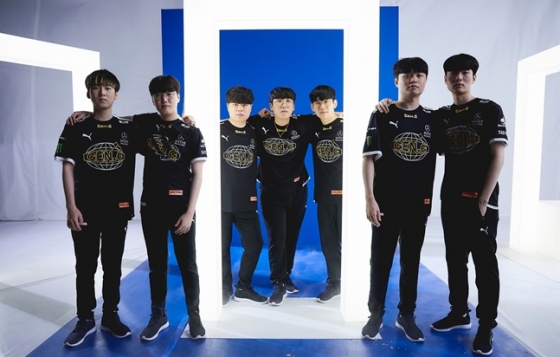 천신만고 끝에 8강에 올라온 젠지. /사진=LCK 제공