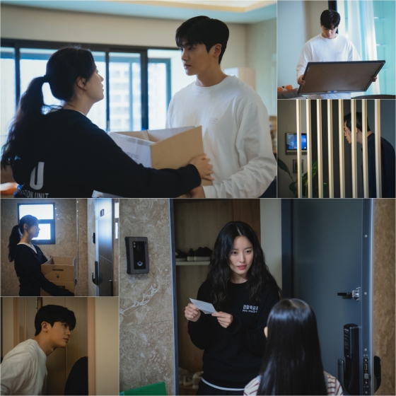 티빙 오리지널 '해피니스'의 한효주, 박형식의 한집살이가 포착됐다./사진제공=tvN