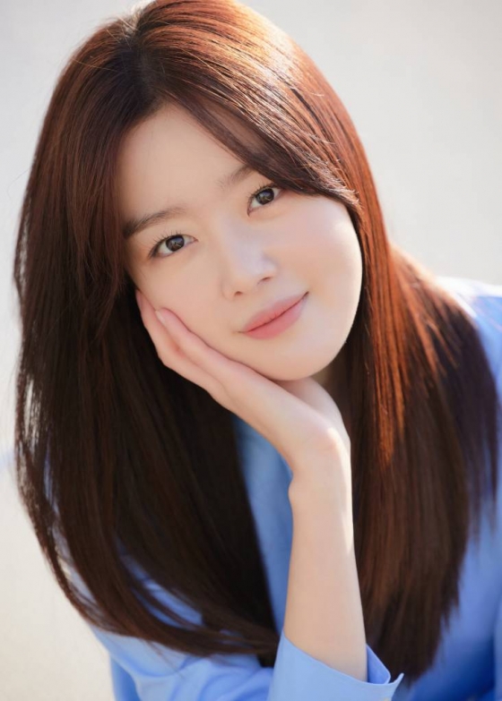 티빙 &#039;술꾼도시여자들&#039;의 배우 한선화가 3일 진행된 라운드 인터뷰를 위해 포즈를 취하고 있다. &#039;술꾼도시여자들&#039;은 하루 끝의 술 한잔이 인생의 신념인 세 여자의 일상을 그린 본격 기승전술 드라마다. /사진제공=키이스트 2021.12.03 /사진=이동훈 기자 photoguy@