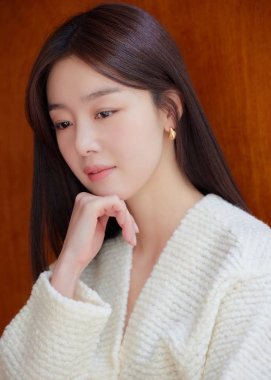 티빙 &#039;술꾼도시여자들&#039;의 배우 한선화가 3일 진행된 라운드 인터뷰를 위해 포즈를 취하고 있다. &#039;술꾼도시여자들&#039;은 하루 끝의 술 한잔이 인생의 신념인 세 여자의 일상을 그린 본격 기승전술 드라마다. /사진제공=키이스트 2021.12.03 /사진=이동훈 기자 photoguy@
