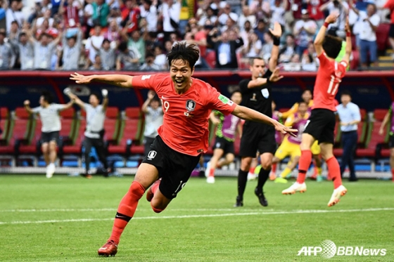 김영권이 지난 2018년 러시아 월드컵 조별리그 최종전 독일전에서 골을 넣은 뒤 세리머니를 펼치고 있다. /AFPBBNews=뉴스1