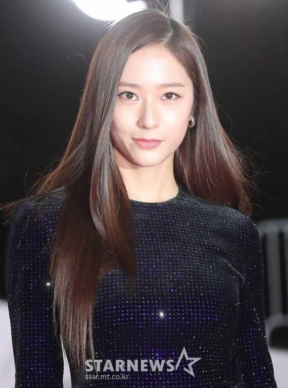 배우 정수정이 26일 오후 서울 영등포구 여의도동 KBS홀에서 열린 42회 청룡영화상에 참석하고 있다. 2021.11.26 /사진=김창현 기자 chmt@