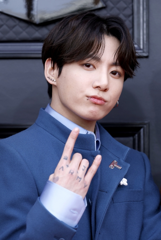 방탄소년단 정국, '2022 그래미 베스트 드레서' 선정..Z세대 패션