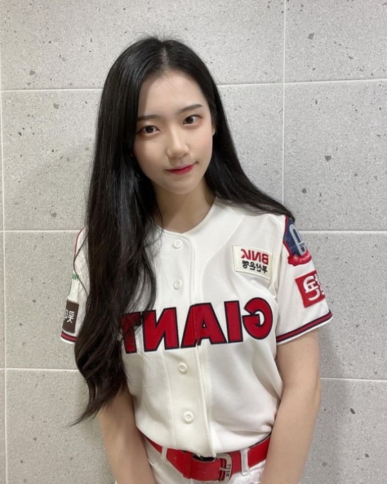 19세 롯데 치어리더, "사랑해요" 깜찍 고백 - 스타뉴스