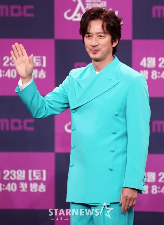 배우 정준호가 22일 오후 서울 마포구 상암동 MBC에서 진행되는 MBC토일드라마 &#039;지금부터 쇼타임&#039; 제작발표회에서 참석하고 있다. MBC토일드라마 &#039;지금부터 쇼타임&#039;은 카리스마 마술사와 신통력을 지닌 열혈 순경의 귀신 공조 코믹 수사극으로 오는 23일 첫 방송된다. 2022.04.22 /사진=임성균 기자 tjdrbs23@