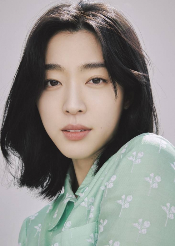넷플릭스 오리지널 드라마 '안나라수마나라'의 배우 최성은이 11일 오전 진행된 인터뷰를 위해 포즈를 취하고 있다. '안나라수마나라'는 꿈을 잃어버린 소녀 윤아이와 꿈을 강요받는 소년 나일등 앞에 어느 날 갑자기 미스터리한 마술사 리을이 나타나 겪게 되는 이야기를 담은 판타지 뮤직 드라마다. /사진제공=넷플릭스 2022.05.11 /사진=이동훈 기자 photoguy@