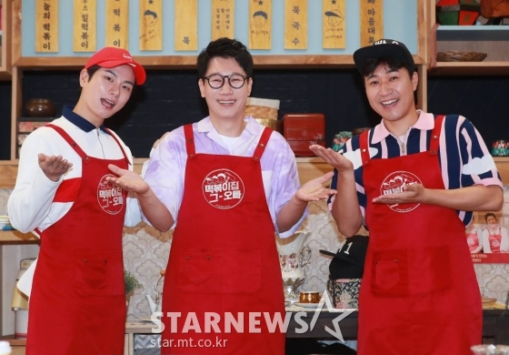 2022.05.10 떡볶이집 그 오빠 인터뷰 - 이이경 지석진 김종민 /사진=이동훈 기자 photoguy@