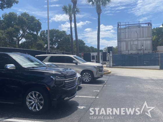 탬파베이의 홈구장 선수용 주차장에 있는 대형 SUV 차량들.  /사진=이상희 통신원
