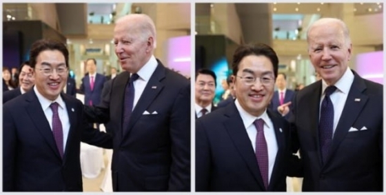 강한승 쿠팡 대표는 지난 7일 사회관계망서비스(SNS) 페이스북 계정에 조 바이든 미국 대통령과 함께 찍은 기념사진을 올렸다.
