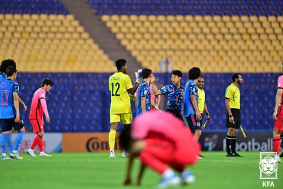 일본 축구대표팀이 12일 우즈베키스탄에서 열린 AFC U-23 아시안컵 8강전 한일전에서 3-0으로 승리한 뒤 기뻐하고 있다. /사진=대한축구협회