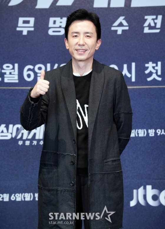 가수 유희열이 6일 오전 온라인으로 진행된 JTBC 예능프로그램 '싱어게인 시즌 2-무명가수전'의 온라인 제작발표회에 참석해 포즈를 취하고 있다. 2021.12.06 <사진제공=JTBC> /사진=임성균 기자 tjdrbs23@