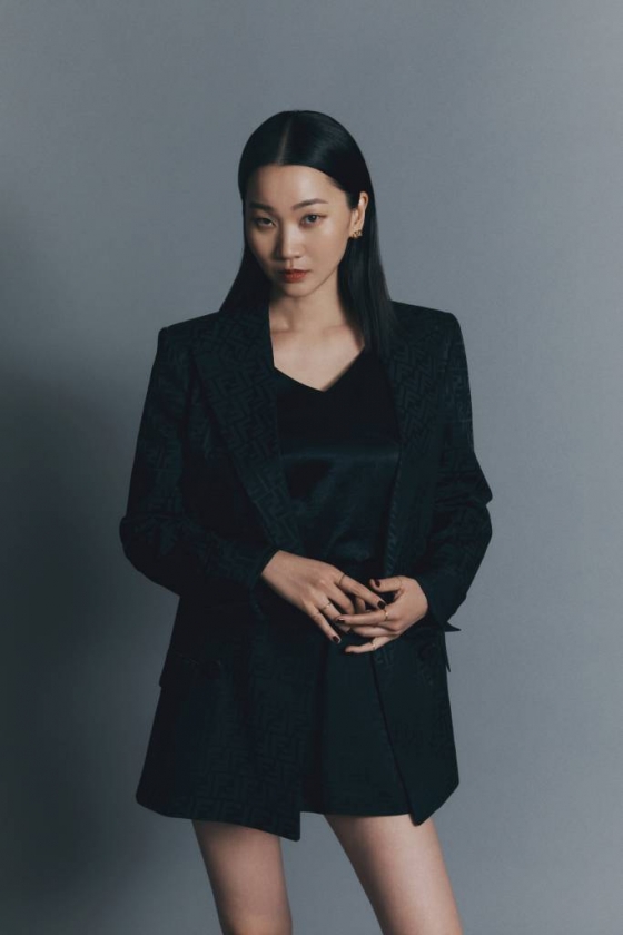 넷플릭스 오리지널 드라마 &#039;종이의 집&#039; 배우 장윤주가 30일 오전 진행된 화상 인터뷰를 위해 포즈를 취하고 있다.  &#039;종이의 집&#039;은 통일을 앞둔 한반도를 배경으로 천재적 전략가와 각기 다른 개성 및 능력을 지닌 강도들이 기상천외한 변수에 맞서며 벌이는 사상 초유의 인질 강도극을 그린 넷플릭스 드라마다. /사진제공=넷플릭스 2022.06.30 /사진=이동훈 기자 photoguy@