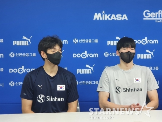 한선수(왼쪽)과 허수봉./사진=김동윤 기자