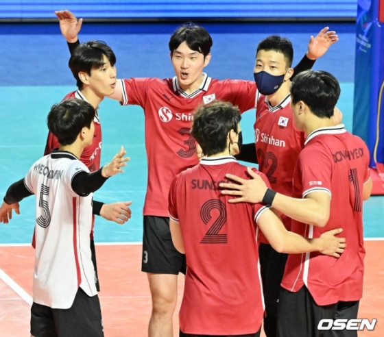 한국 남자배구 국가대표팀 선수단./사진=OSEN