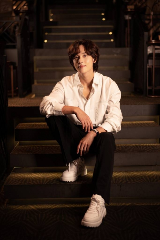영화 &#039;비상선언&#039;(감독 한재림) 배우 임사완이 8일 오전 진행된 화상 라운드 인터뷰를 위해 포즈를 취하고 있다.  &#039;비상선언&#039;은 사상 초유의 항공테러로 무조건적 착륙을 선포한 비행기를 두고 벌어지는 리얼리티 항공재난 영화다. /사진제공=쇼박스 2022.08.08 /사진=이동훈 기자 photoguy@