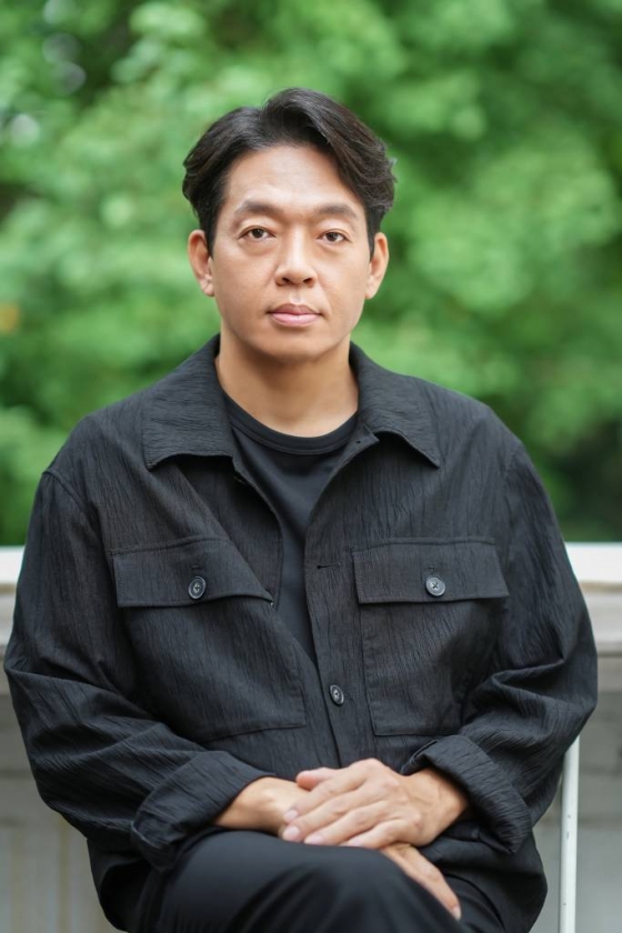 영화 &#039;한산: 용의 출현&#039;(감독 김한민)의 배우 박지환이 5일 오전 진행된 인터뷰를 위해 포즈를 취하고 있다. &#039;한산: 용의 출현&#039;은 &#039;명량&#039;의 후속작으로 절대적인 열세 속에서 전황을 뒤집은 이순신 장군과 조선 수군의 위대한 승리를 그린 영화다. /사진제공=롯데엔터테인먼트 2022.08.05 /사진=이동훈 기자 photoguy@