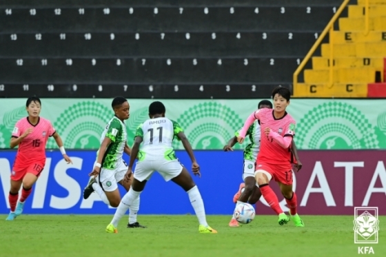 U-20 여자 축구대표팀이 2022 국제축구연맹(FIFA) U-20 여자 월드컵 조별리그 2차전에서 나이지리아와 경기하고 있다./사진=대한축구협회